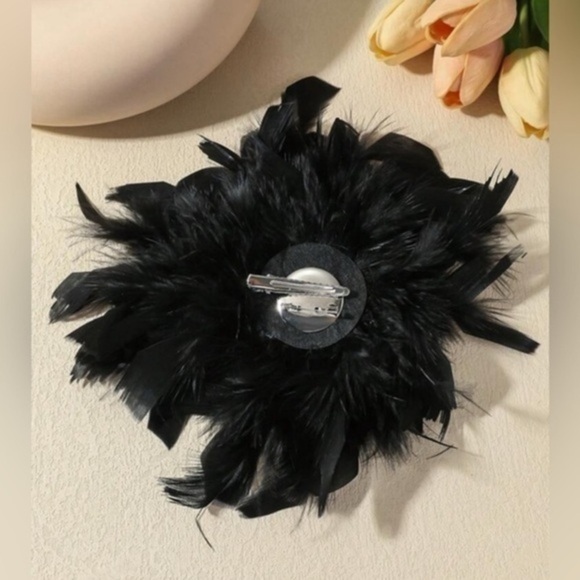 ✨NWT 1pc Unique Retro French Exaggerated Feather Statement Brooch multi colored - Picture 5 of 5